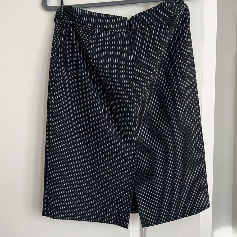 Karl Lagerfeld work skirt with zipper detail - Picture 2 of 4
